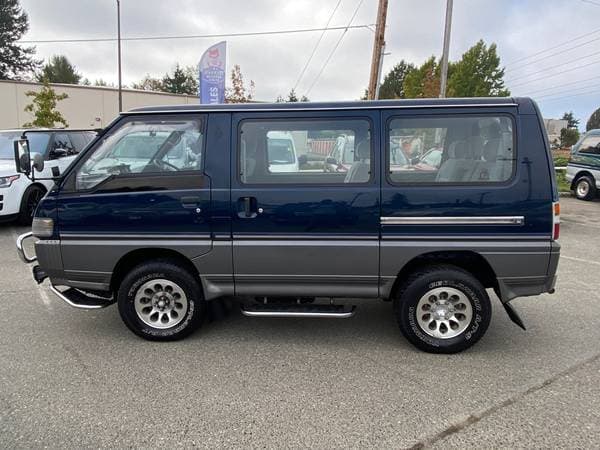 1996 Mitsubishi Delica JDM car for sale — photo 5 of 10