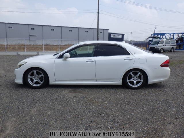 2008 Toyota Crown JDM car for sale — photo 2 of 25