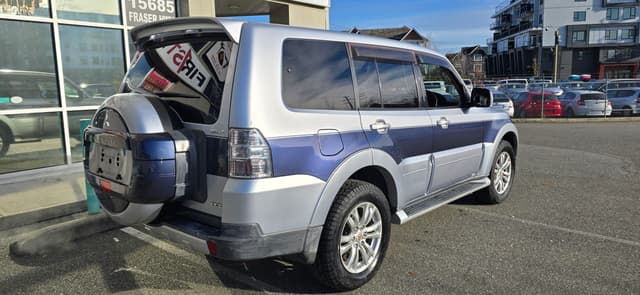 2006 Mitsubishi Pajero JDM car for sale — photo 5 of 12
