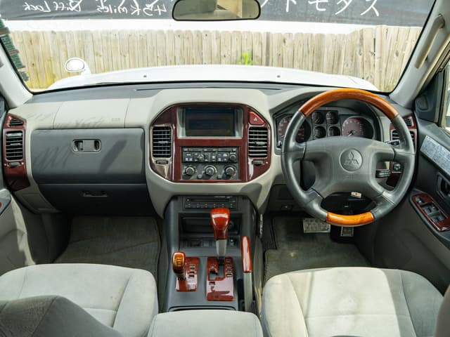 2000 Mitsubishi Pajero JDM car for sale — photo 11 of 18