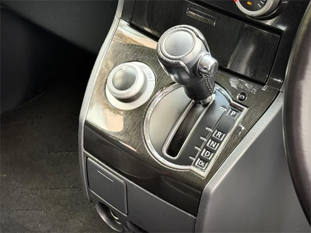 2009 Mitsubishi Delica JDM car for sale — photo 18 of 25