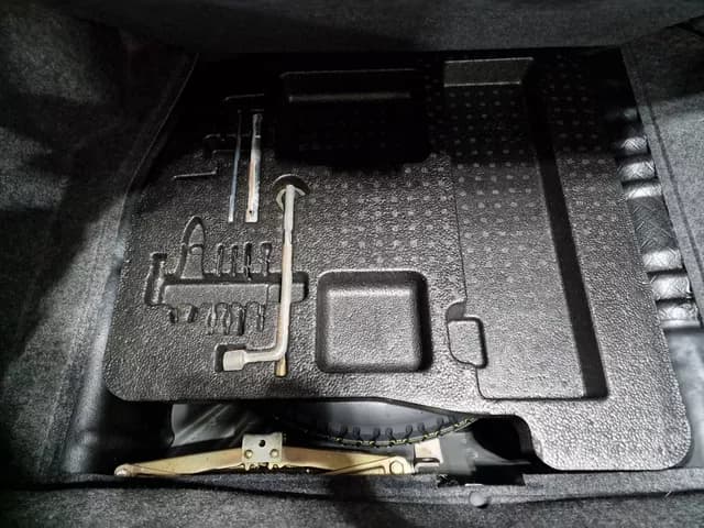 1993 Honda Legend JDM car for sale — photo 19 of 22