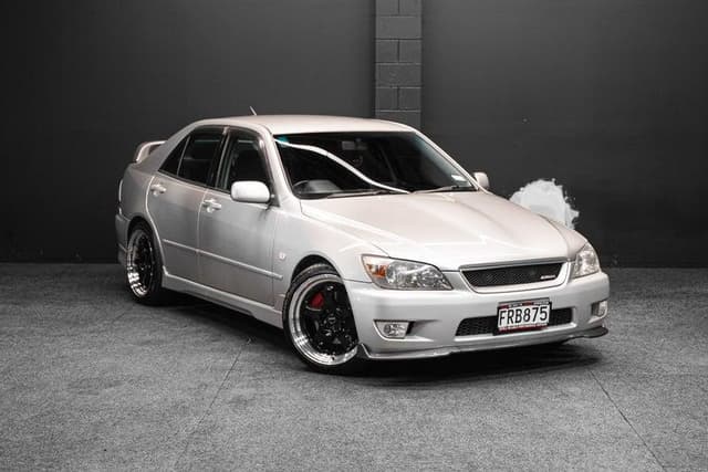 2001 Toyota Altezza JDM car for sale — photo 6 of 16