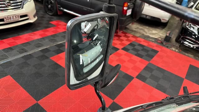 1995 Toyota HiAce JDM car for sale — photo 23 of 25