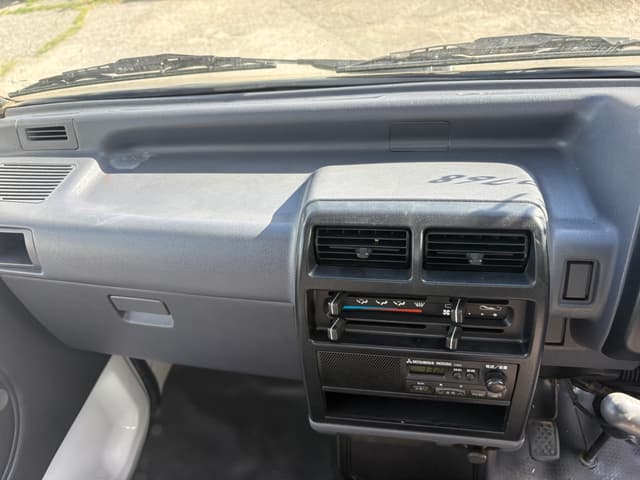 1997 Mitsubishi Minicab JDM car for sale — photo 21 of 25