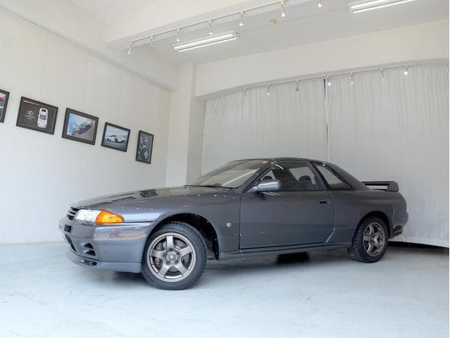 1990 Nissan Skyline JDM car for sale — photo 3 of 25