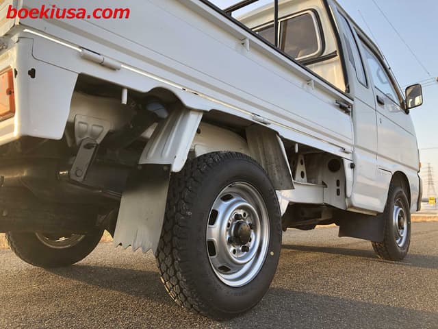 1992 Daihatsu Hijet JDM car for sale — photo 6 of 22