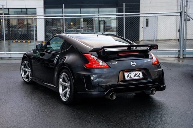 2009 Nissan Fairlady Z JDM car for sale — photo 2 of 17