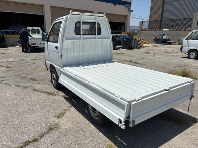 1992 Daihatsu Hijet JDM car for sale — photo 14 of 25