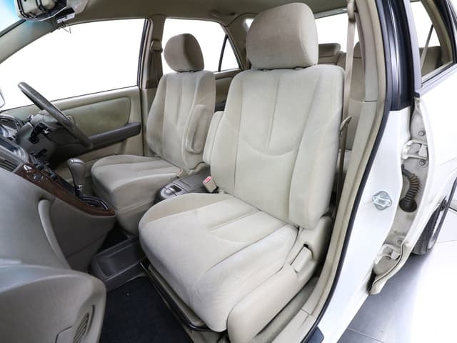 1998 Toyota Harrier JDM car for sale — photo 17 of 25