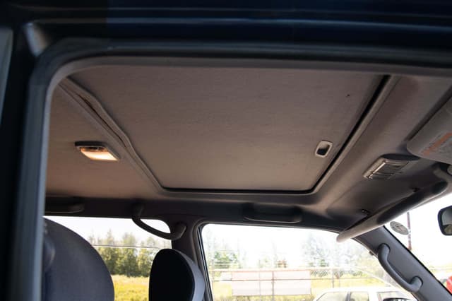 2001 Toyota Land Cruiser Prado JDM car for sale — photo 14 of 21