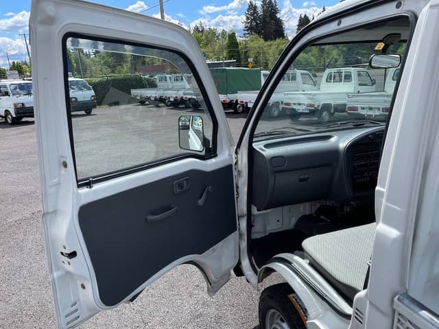 1996 Daihatsu Hijet JDM car for sale — photo 22 of 25