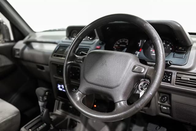1996 Mitsubishi Pajero JDM car for sale — photo 11 of 25