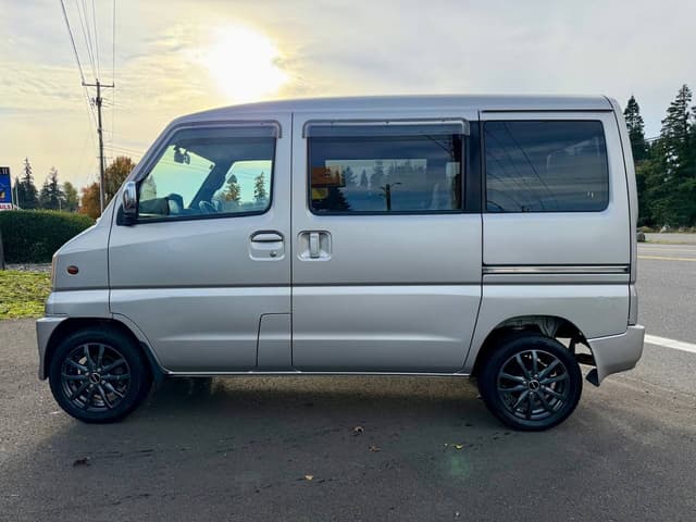 2000 Mitsubishi Town Box JDM car for sale — photo 5 of 25