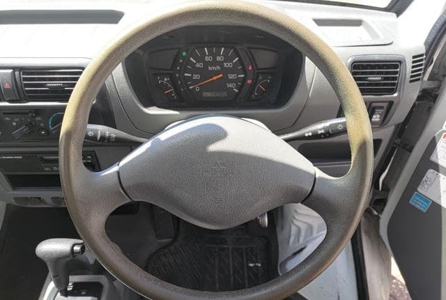 2002 Mitsubishi Minicab JDM car for sale — photo 19 of 25