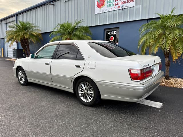 1999 Toyota Crown JDM car for sale — photo 10 of 21