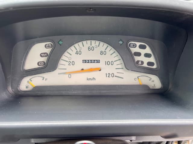 1998 Mitsubishi Minicab JDM car for sale — photo 16 of 25