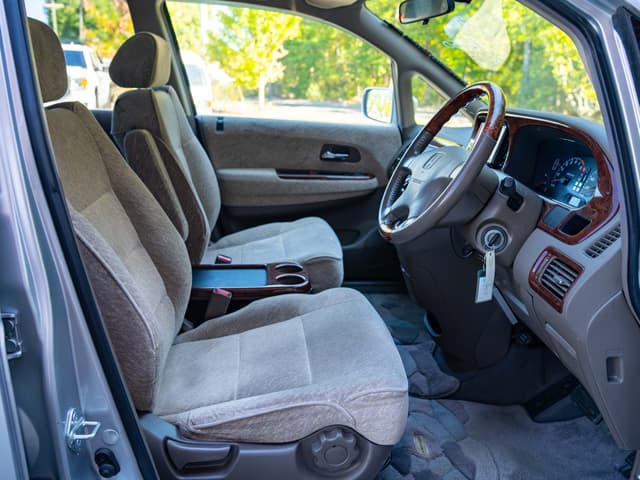2000 Honda Odyssey JDM car for sale — photo 12 of 18