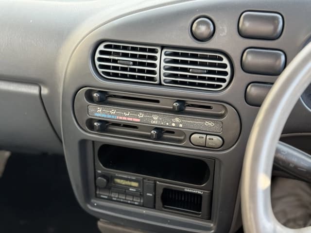 1998 Daihatsu Hijet JDM car for sale — photo 11 of 12