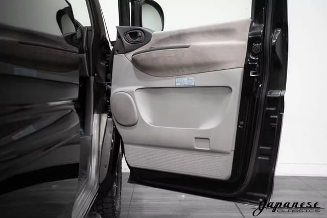 1998 Mitsubishi Delica JDM car for sale — photo 23 of 25