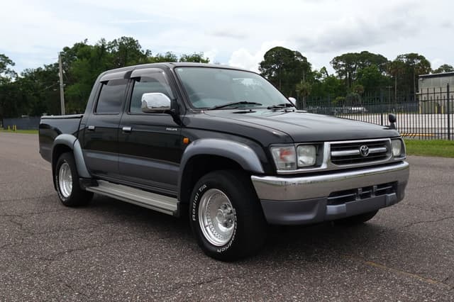 1997 Toyota Hilux JDM car for sale — photo 3 of 19