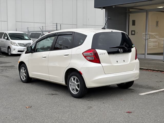 2009 Honda Fit JDM car for sale — photo 3 of 16