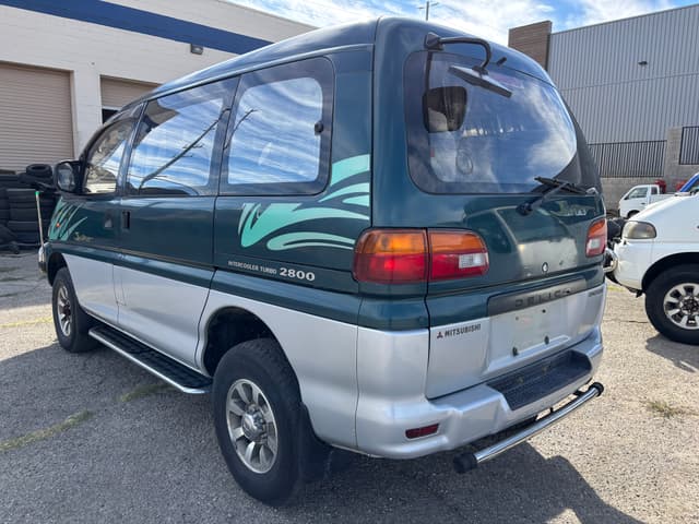 1996 Mitsubishi Delica JDM car for sale — photo 5 of 25