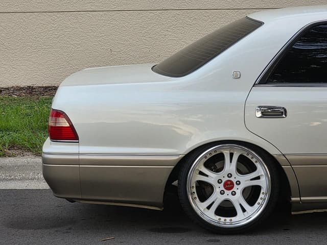1996 Toyota Crown JDM car for sale — photo 9 of 25