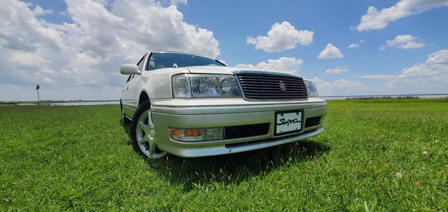 1997 Toyota Crown JDM car for sale — photo 2 of 15