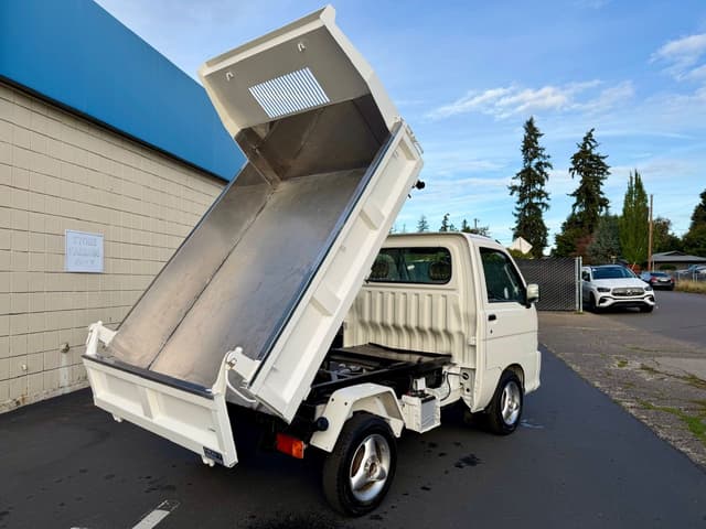 2001 Daihatsu Hijet JDM car for sale — photo 12 of 25