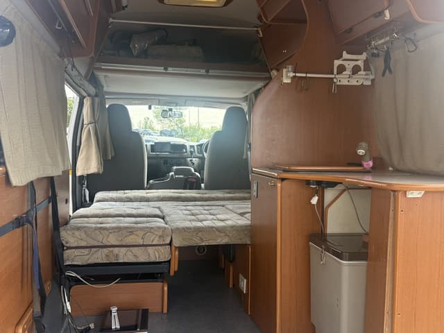 2005 Toyota HiAce JDM car for sale — photo 13 of 17
