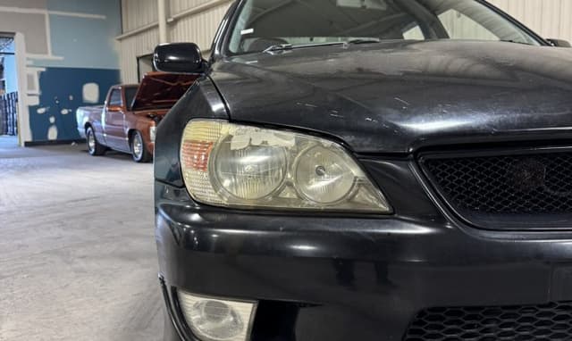 1998 Toyota Altezza JDM car for sale — photo 12 of 25