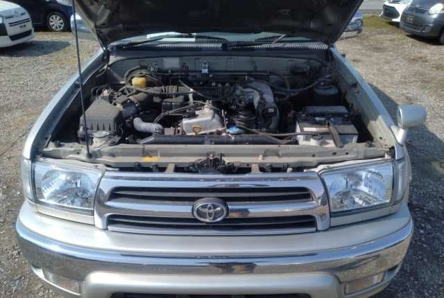 2000 Toyota Hilux Surf JDM car for sale — photo 6 of 6