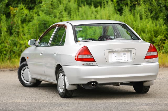 1996 Mitsubishi Mirage JDM car for sale — photo 2 of 10