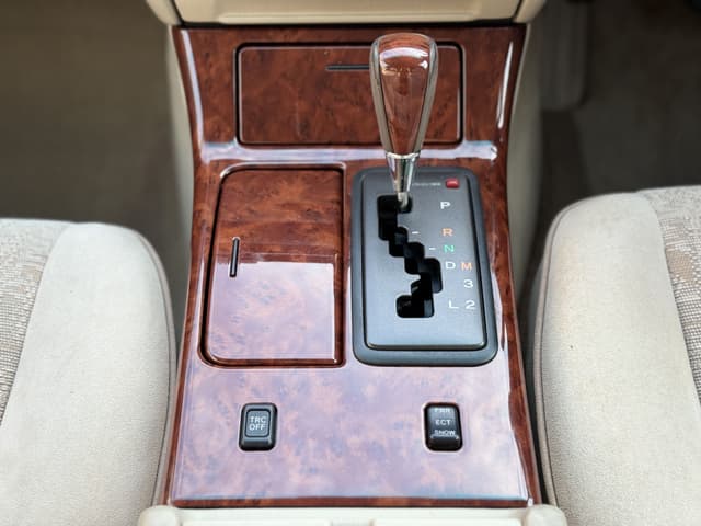 2000 Toyota Crown JDM car for sale — photo 19 of 24