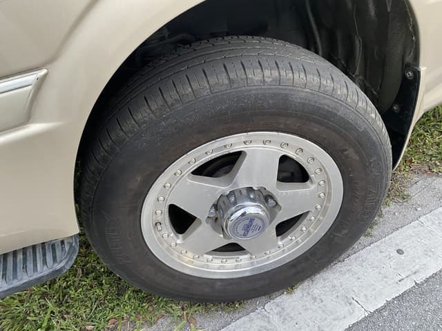 1994 Toyota HiAce JDM car for sale — photo 15 of 19