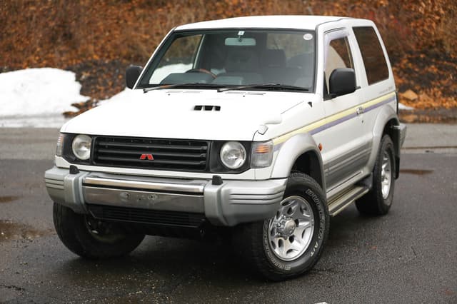 1996 Mitsubishi Pajero JDM car for sale — photo 23 of 25