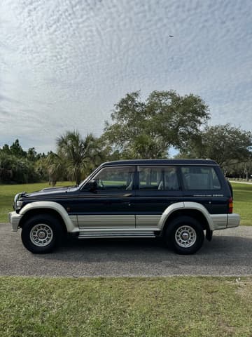 1995 Mitsubishi Pajero JDM car for sale — photo 3 of 26