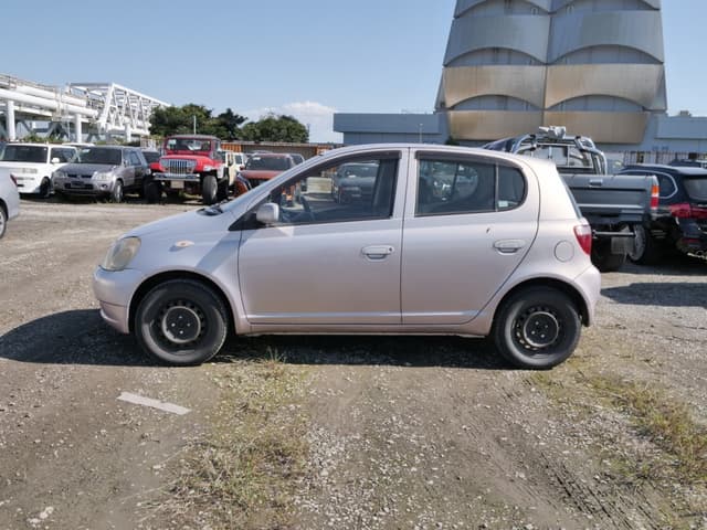 1999 Toyota Vitz JDM car for sale — photo 8 of 25