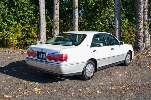 1999 Toyota Crown JDM car for sale — photo 6 of 15