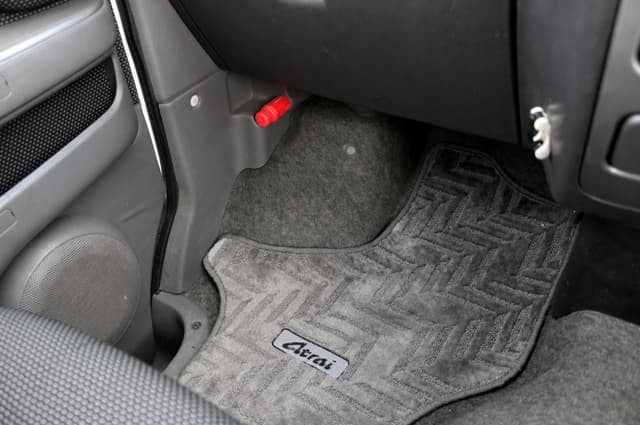 2001 Daihatsu Atrai JDM car for sale — photo 13 of 18