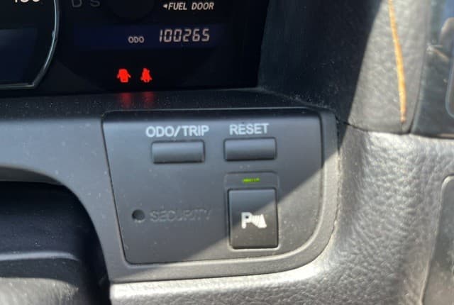 2004 Toyota Crown JDM car for sale — photo 21 of 25