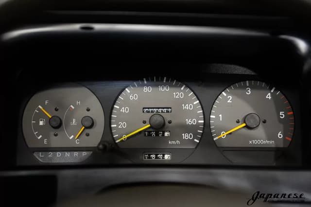 1994 Toyota HiAce JDM car for sale — photo 13 of 25