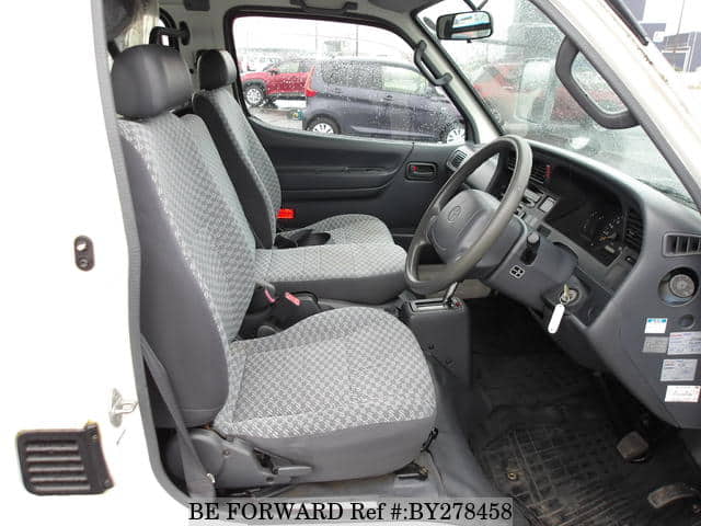 2001 Toyota HiAce JDM car for sale — photo 17 of 25