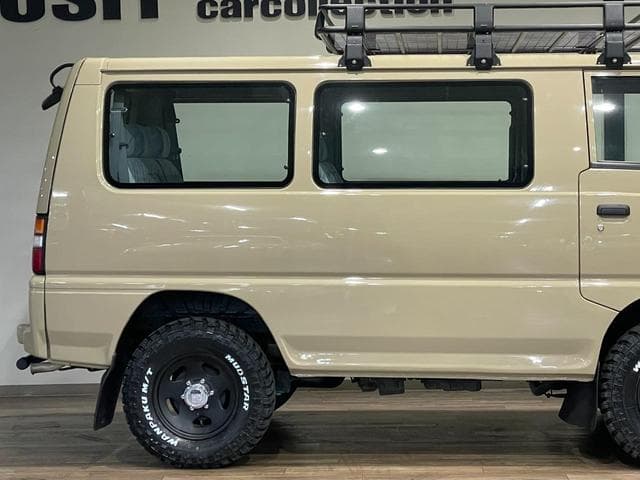 1991 Mitsubishi Delica JDM car for sale — photo 15 of 25