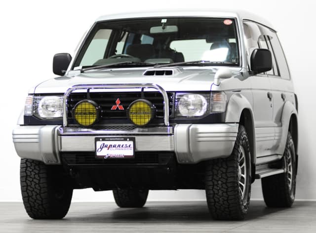 1996 Mitsubishi Pajero JDM car for sale — photo 2 of 6