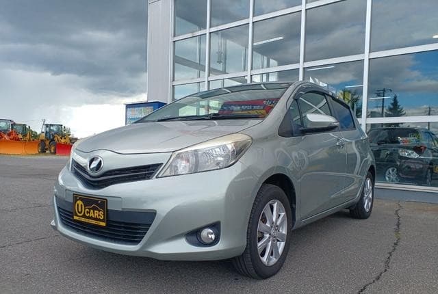 2011 Toyota Vitz JDM car for sale — photo 4 of 6