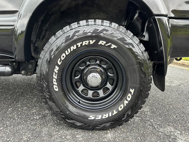 1998 Toyota Hilux Surf JDM car for sale — photo 19 of 20