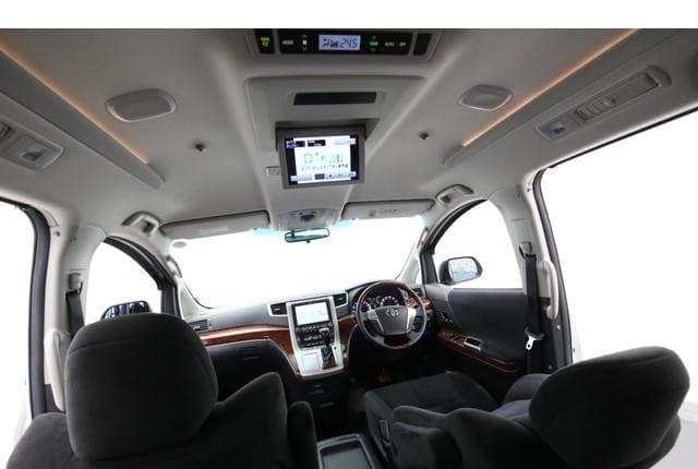 2010 Toyota Vellfire JDM car for sale — photo 3 of 25