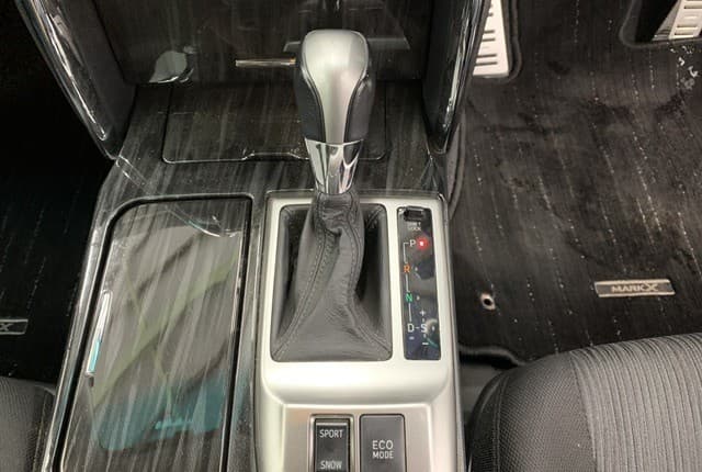 2011 Toyota Mark X JDM car for sale — photo 15 of 25